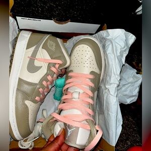 Air Jordan 1 Mid